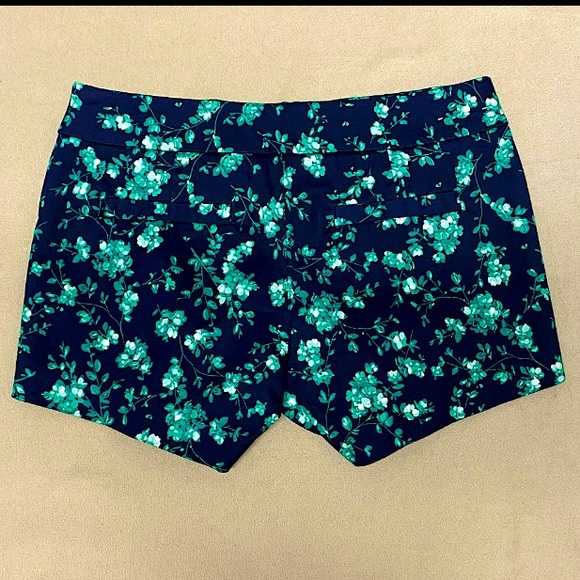 J. Crew NWOT Navy Blue & Green Floral Stretch Zip Up Shorts - Picture 2 of 16